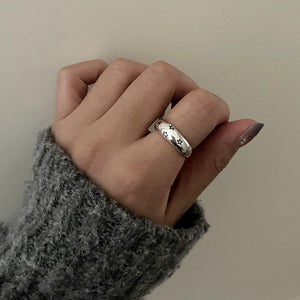 00's Nostalgia Star-Shaped Rhinestone Ring